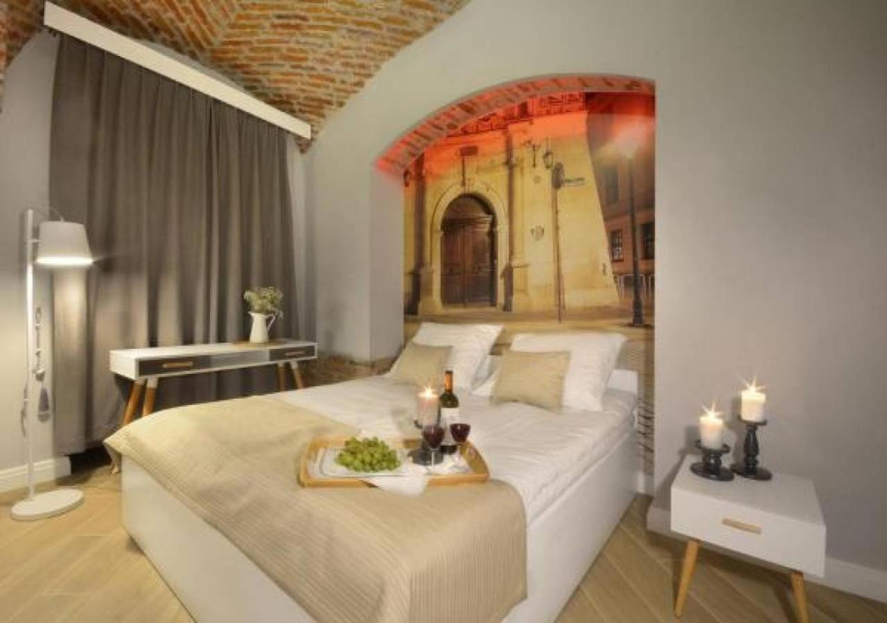 Around Market Square Apartments كراكوفيا الغرفة الصورة
