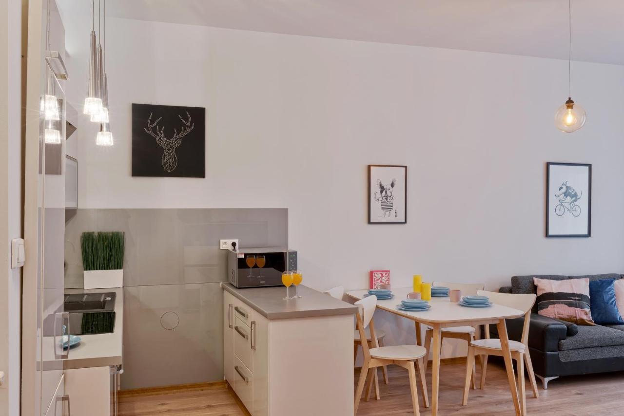 Around Market Square Apartments كراكوفيا المظهر الخارجي الصورة