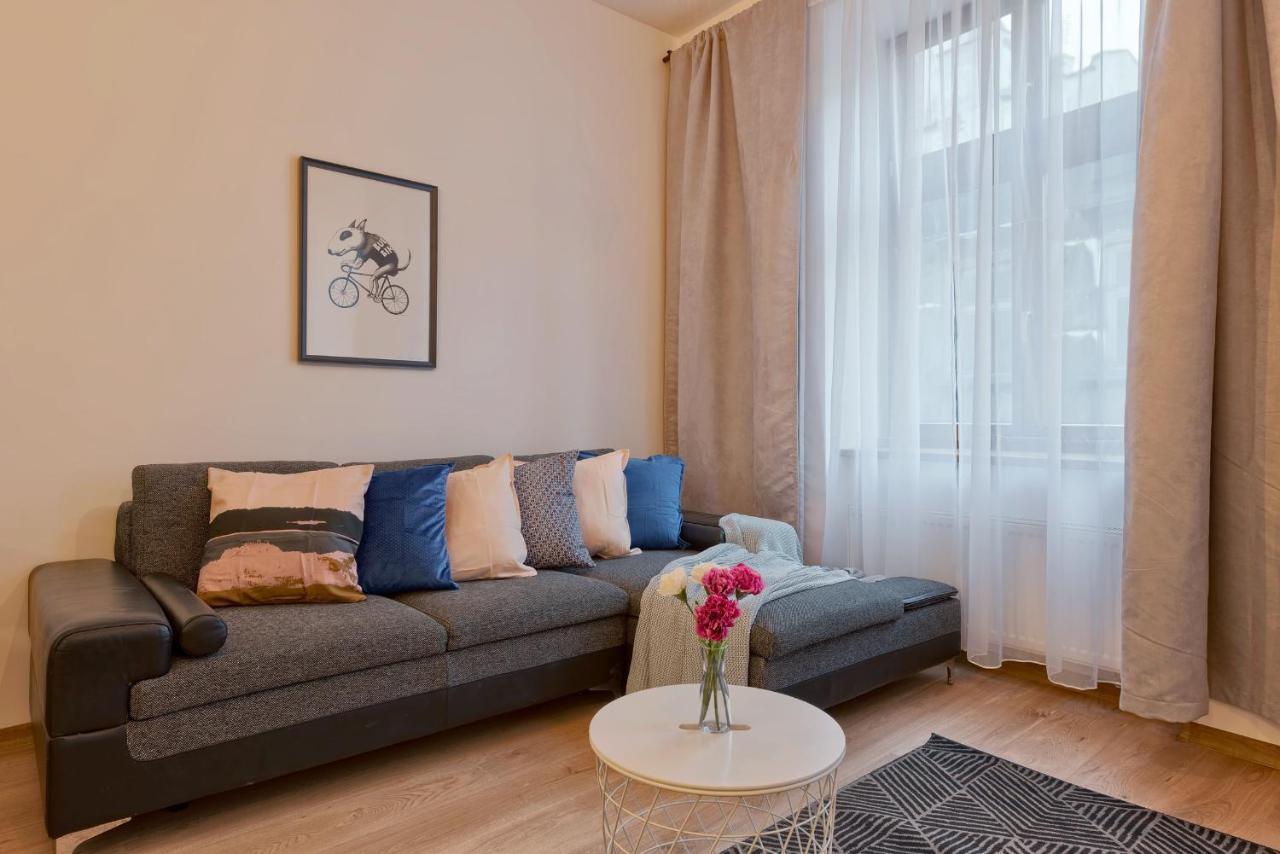 Around Market Square Apartments كراكوفيا المظهر الخارجي الصورة