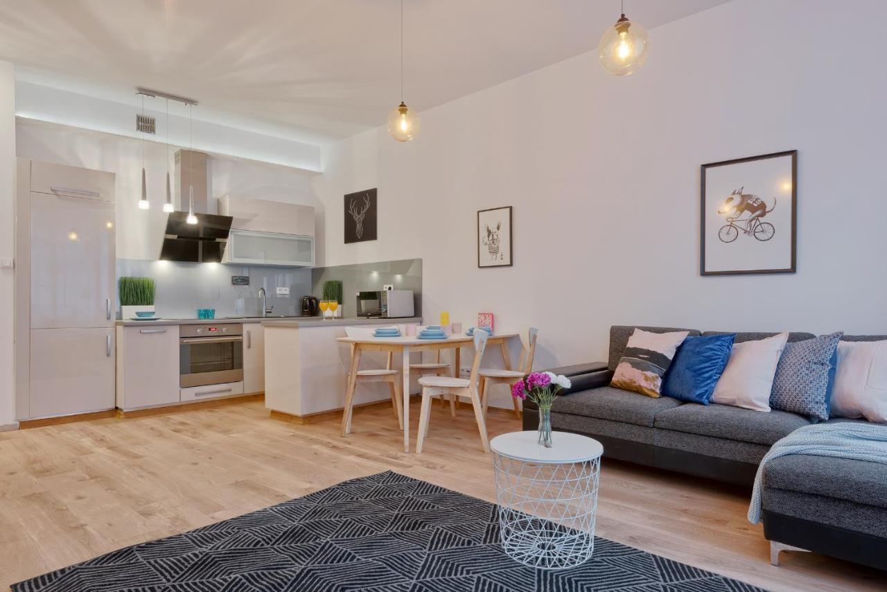 Around Market Square Apartments كراكوفيا الغرفة الصورة